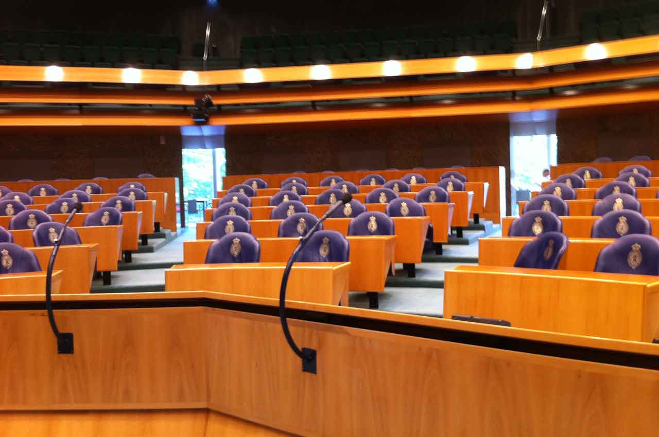 Tweede Kamer stelt vragen